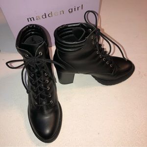 Madden Girl - joltz black pari - size 10, like new